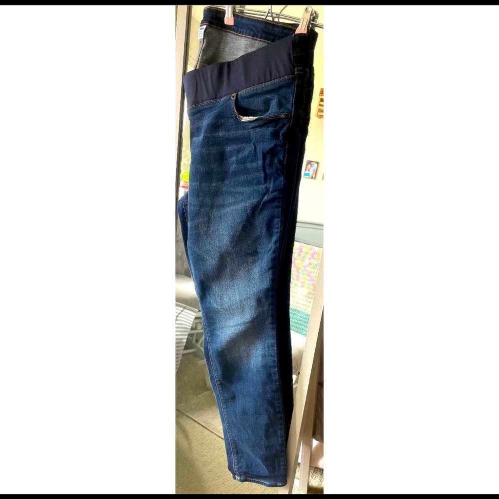 Old Navy Maternity Rockstar Jeans 👖 🤰🏽